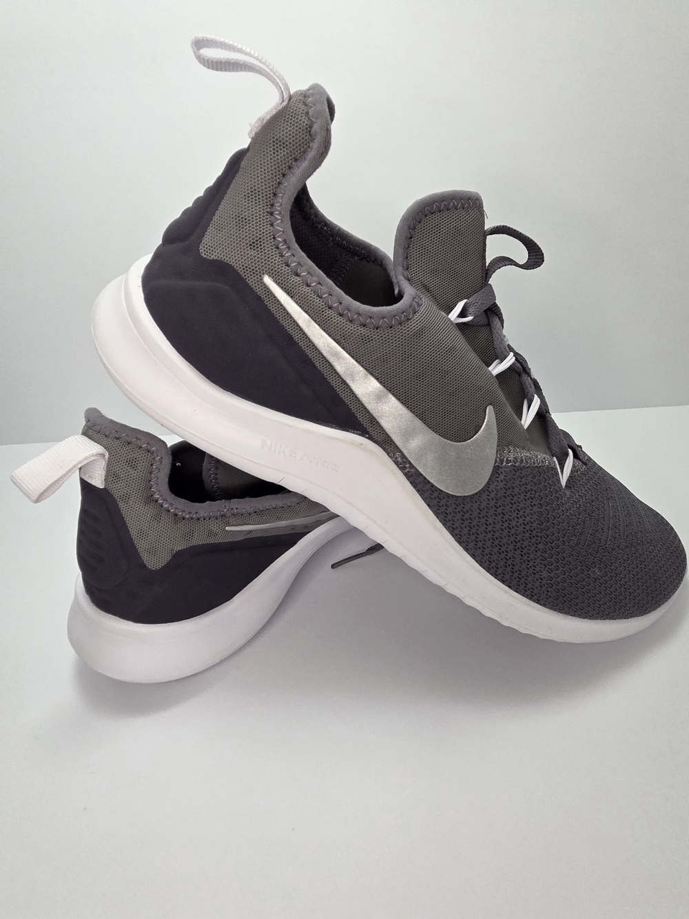 Nike Women's Free TR 8 (Gunsmoke / Metallic Silver)